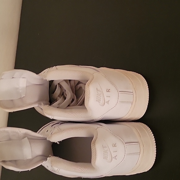 shoes - Picture 3 of 4